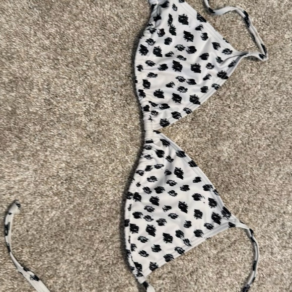 Kulani Kinis Other - Kulani Kinis Black and White Bikini Top